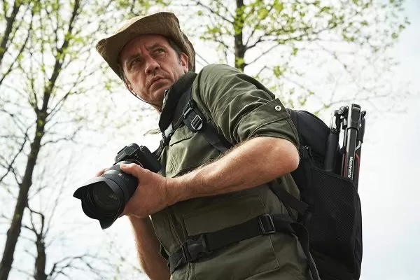 Sony a7R III Mirrorless Camera: 42.4MP Full Frame High Resolution Interchangeable Lens Digital Camera with Front End LSI Image Processor, 4K HDR Video and 3